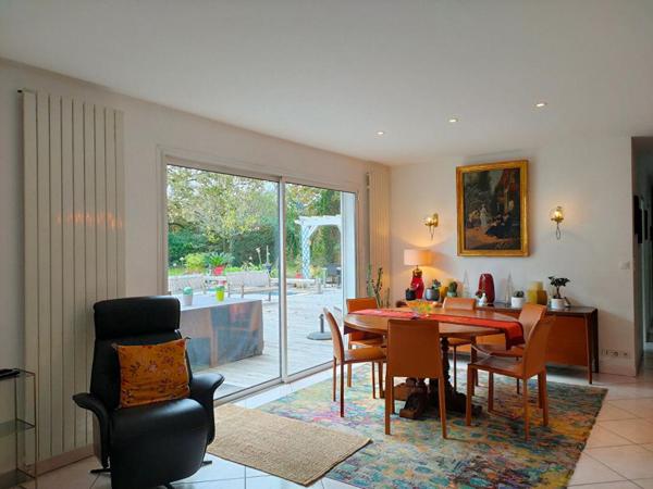 ENSEMBLE 208 m² MAISON + STUDIO - PISCINE - GARAGES AVEC TERRAIN 2621 m²