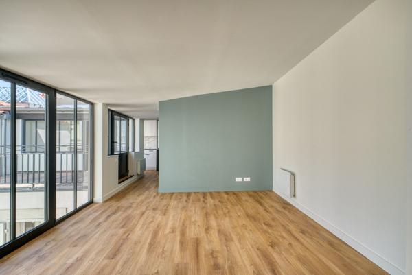 La Rochelle Maison de ville à restaurer avec jardin terrasse