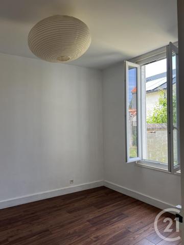 Maison à vendre  3 pièces - 74,20 m 2   ANGOULEME  - 16