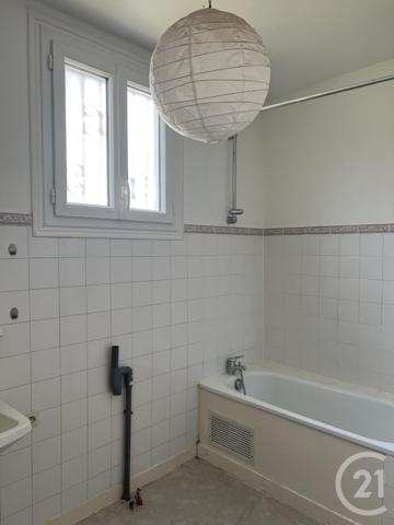 Maison à vendre  3 pièces - 74,20 m 2   ANGOULEME  - 16