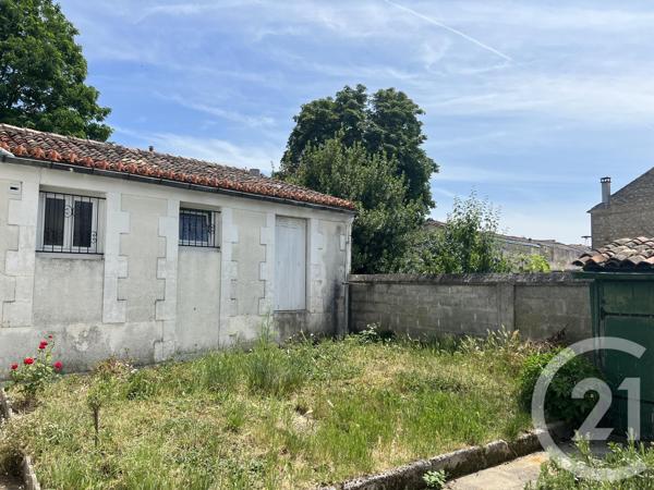 Maison à vendre  3 pièces - 74,20 m 2   ANGOULEME  - 16