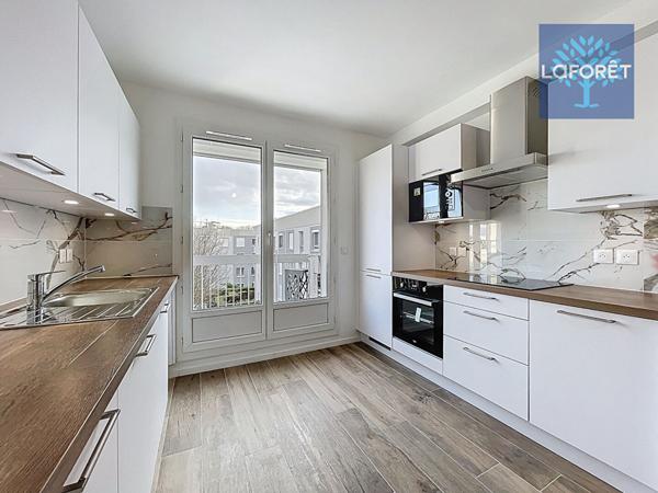 Location appartement près de CHAMPS SUR MARNE - 5 pièce(s) - 80 m² - 2 000 €/mois