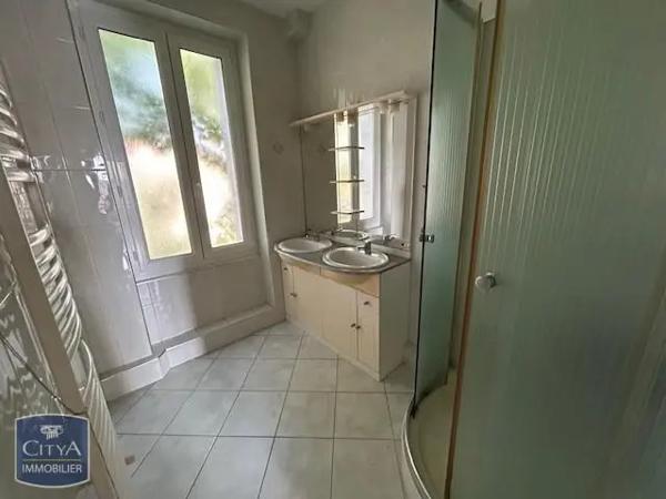 Appartement à louer 4 pièces 72.3m² Firminy (42700)