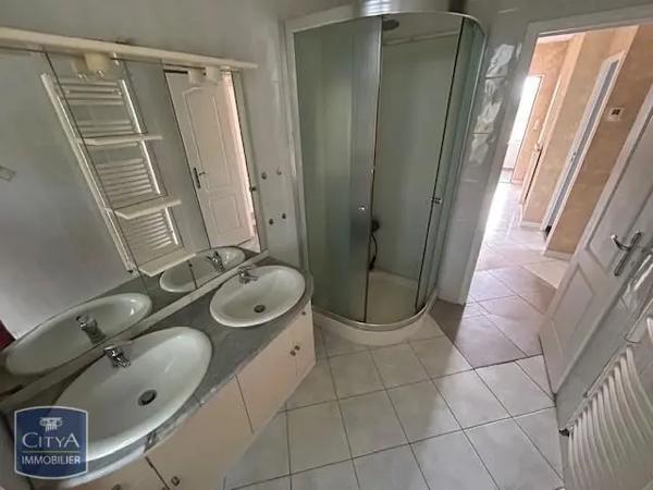 Appartement à louer 4 pièces 72.3m² Firminy (42700)