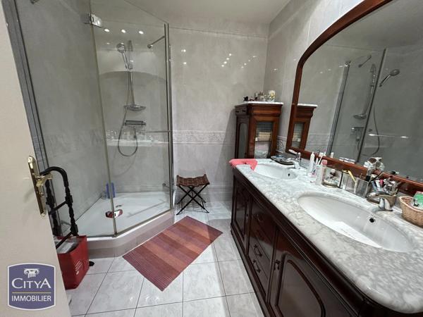 Appartement à vendre 8 pièces 325.7m² Le Mans (72000)