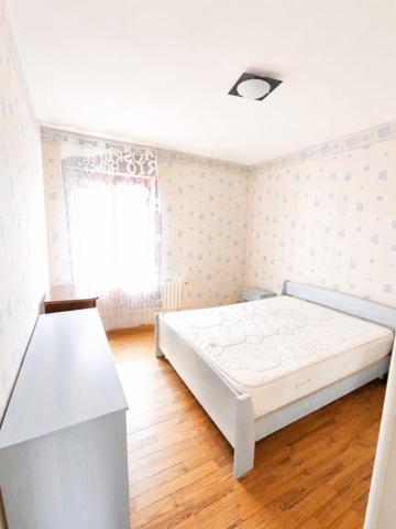 Maison mitoyenne T4 sur terrain de 2 ares environ