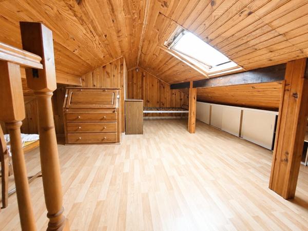 Maison mitoyenne T4 sur terrain de 2 ares environ