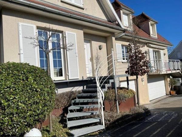 À vendre une propriété rare de 9 pièces alliant espace, confort et qualité de vie sur Pfastatt.