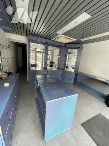 Local commercial + habitation