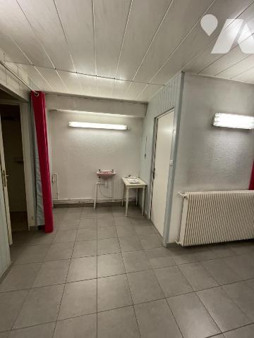 Local commercial + habitation