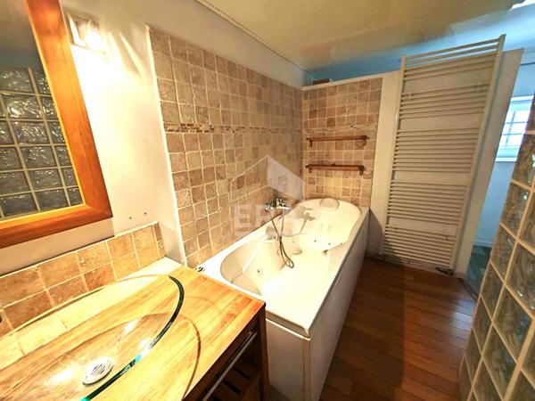 Appartement Loft + Box  Marseille St Charles 80 m2