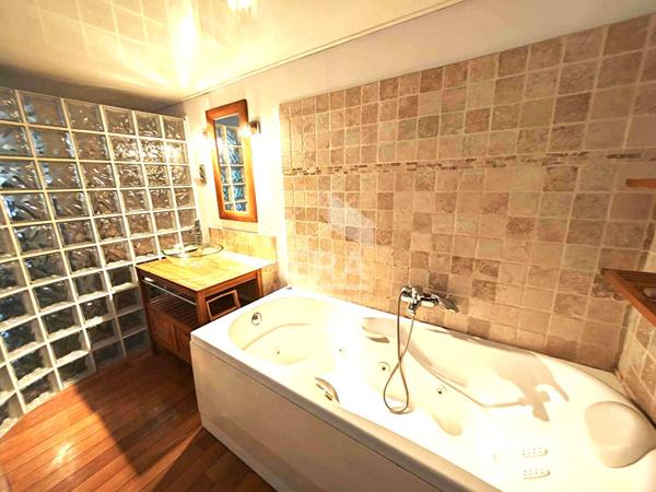 Appartement Loft + Box  Marseille St Charles 80 m2