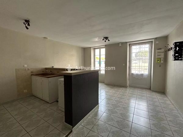 Vente                                                      Maison
                        
                     4 pièces                      72 m2                     à Saint-Jean-d'Angély