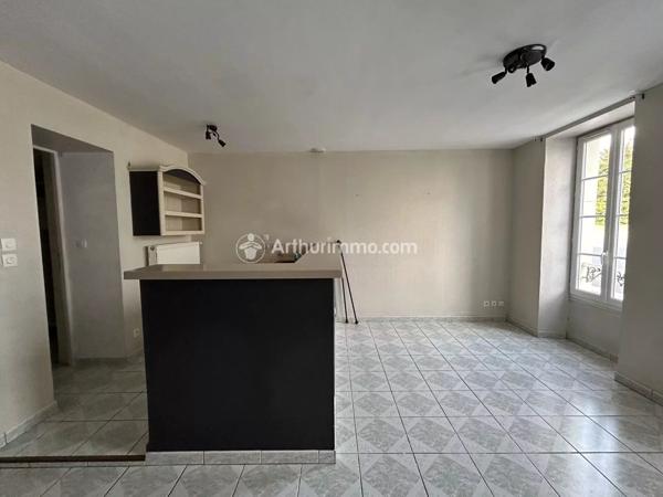 Vente                                                      Maison
                        
                     4 pièces                      72 m2                     à Saint-Jean-d'Angély