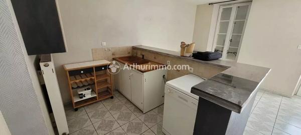 Vente Maison 4 pièces 72 m2 à Saint-Jean-d'Angély