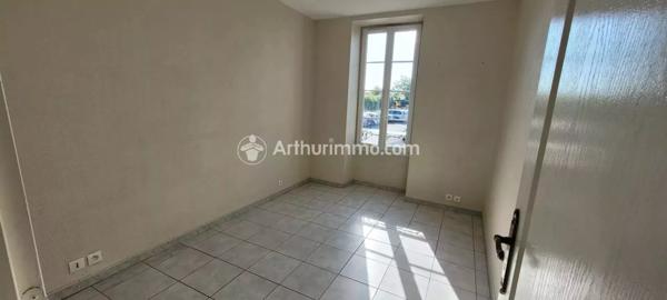 Vente Maison 4 pièces 72 m2 à Saint-Jean-d'Angély