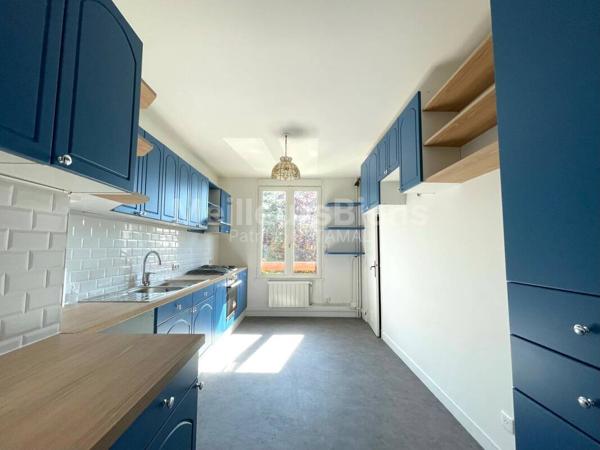 Superbe T6 en duplex, rénové.