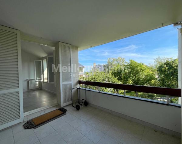 Superbe T6 en duplex, rénové.