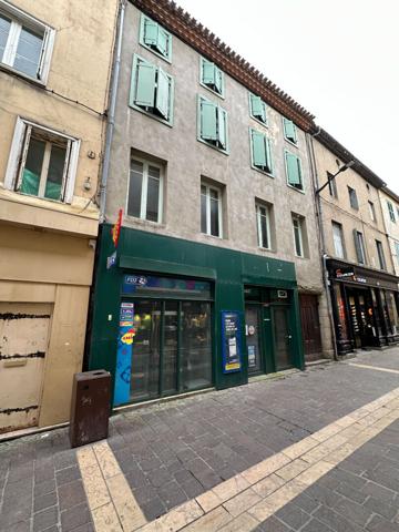 Immeuble à vendre Carcassonne centre rue piétonne avec local commercial loué