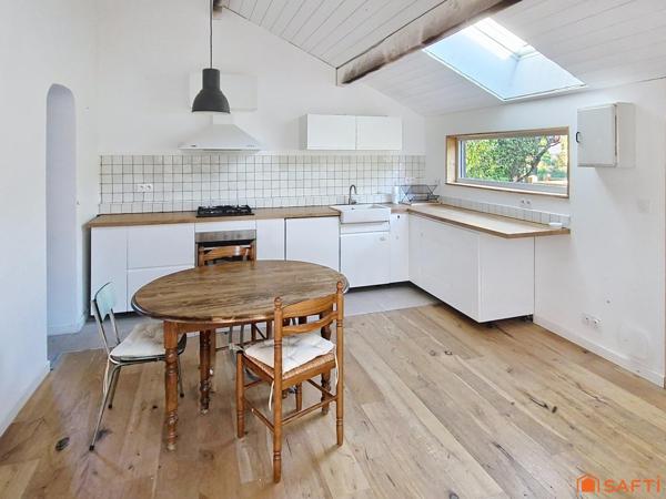 Maison de village à Saint-Sauveur, deux appartements, grand terrain