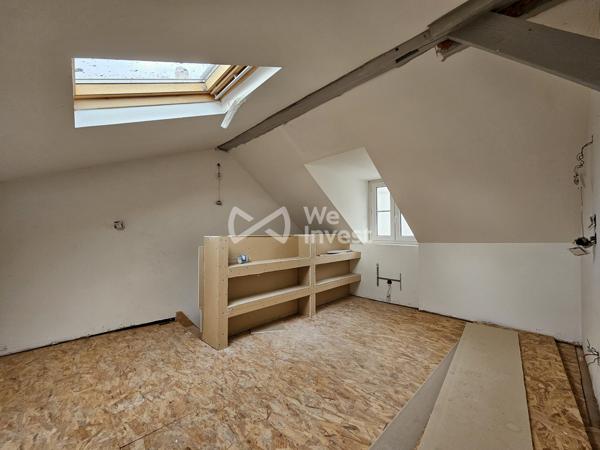 Maison de Ville proche tout commerces à finir de rénover