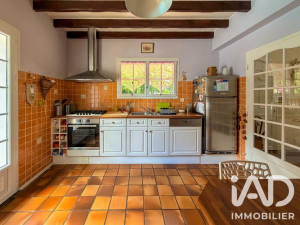 Maison à vendre 10 pièces 221 m² La Geneytouse