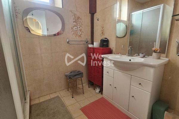 À SAISIR ! Grande Maison traversante T7 de 145 m² Entre le 4ème et 12ème secteur Montolivet, Chartreux avec jardin, terrasse et garage de 22 m2