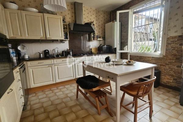 À SAISIR ! Grande Maison traversante T7 de 145 m² Entre le 4ème et 12ème secteur Montolivet, Chartreux avec jardin, terrasse et garage de 22 m2