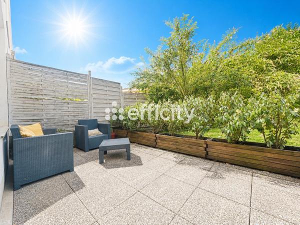 Appartement
         2 pièces
        - 42 m² 210 000 € *