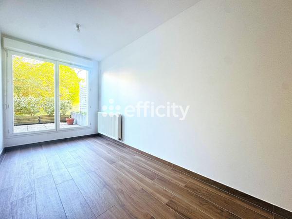 Appartement
         2 pièces
        - 42 m² 210 000 € *