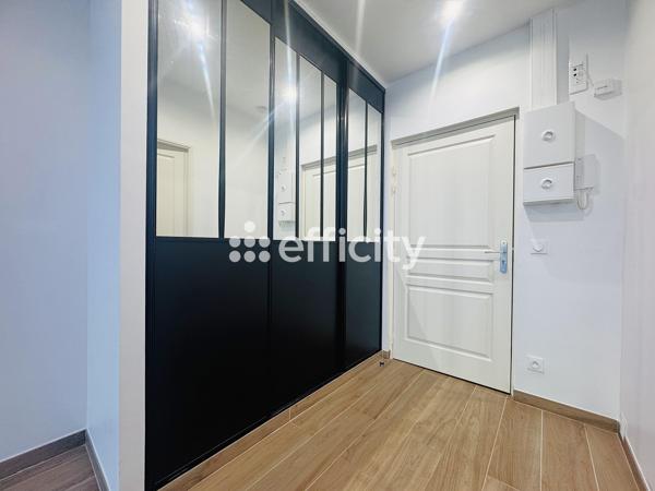 Appartement
         2 pièces
        - 42 m² 210 000 € *