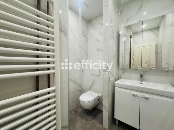 Appartement
         2 pièces
        - 42 m² 210 000 € *