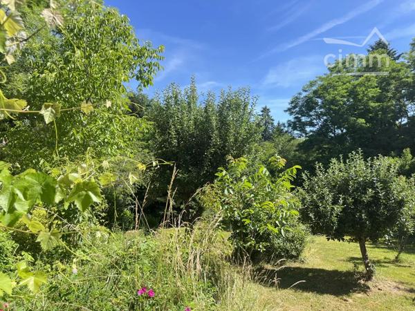 Maison de charme avec parc arboré de 2951 m²