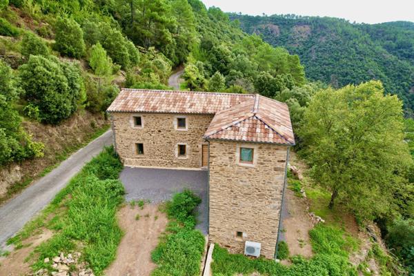 Maison en pierre Terrasse Jardin Piscine