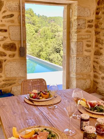 Maison en pierre Terrasse Jardin Piscine
