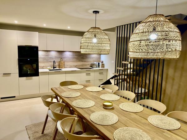 Maison en pierre Terrasse Jardin Piscine