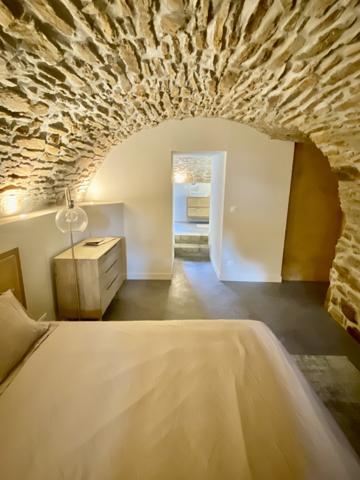 Maison en pierre Terrasse Jardin Piscine