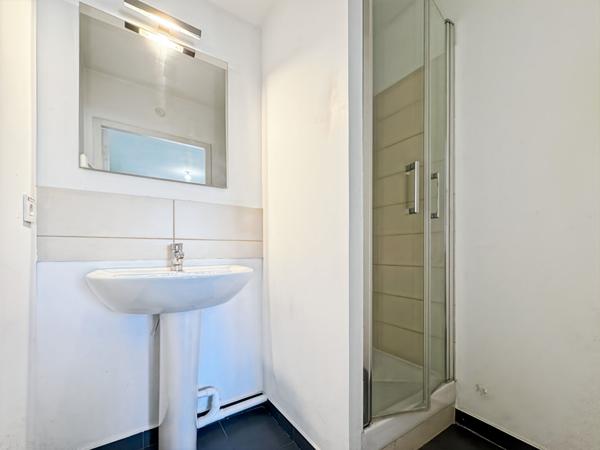 Grand appartement 3 pièces au centre ville