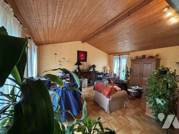 A VENDRE, Gironde, proche Bordeaux, BLANQUEFORT proche centre et secteur calme, sur un terrain ...