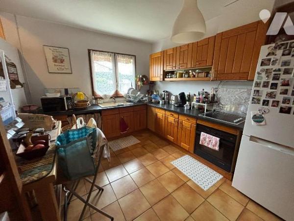 A VENDRE, Gironde, proche Bordeaux, BLANQUEFORT proche centre et secteur calme, sur un terrain ...