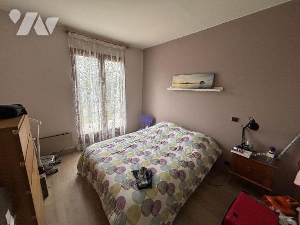 A VENDRE, Gironde, proche Bordeaux, BLANQUEFORT proche centre et secteur calme, sur un terrain ...