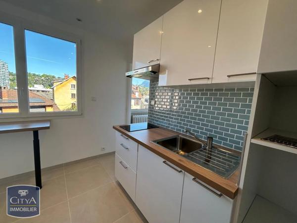 Appartement à louer 3 pièces 64.1m² Chambéry (73000)