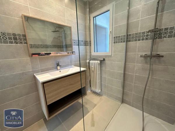 Appartement à louer 3 pièces 64.1m² Chambéry (73000)