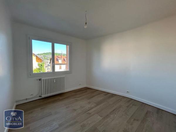 Appartement à louer 3 pièces 64.1m² Chambéry (73000)