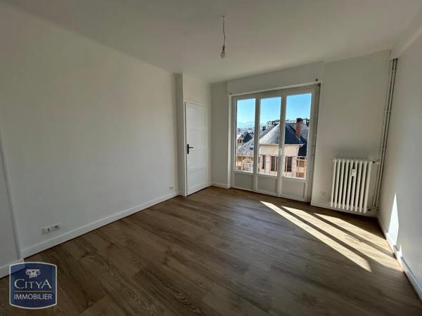 Appartement à louer 3 pièces 64.1m² Chambéry (73000)