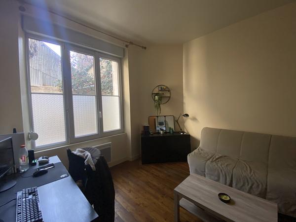 Location: STUDIO ANGERS GARE