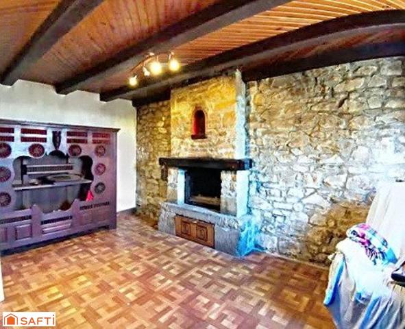 Maison Six chambres et Hangar