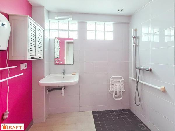 Maison Six chambres et Hangar