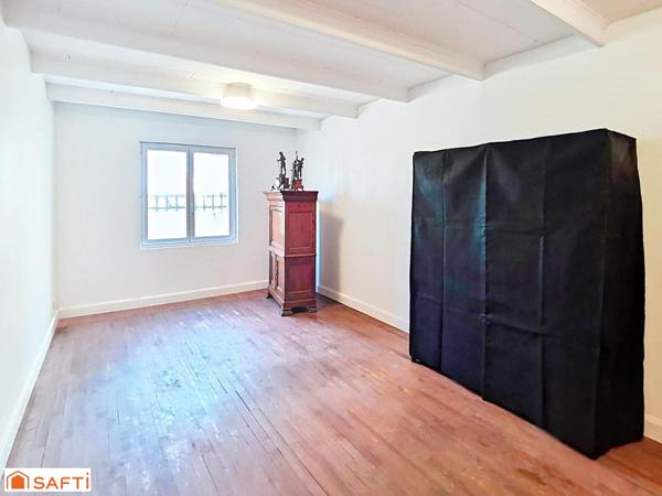 Maison Six chambres et Hangar