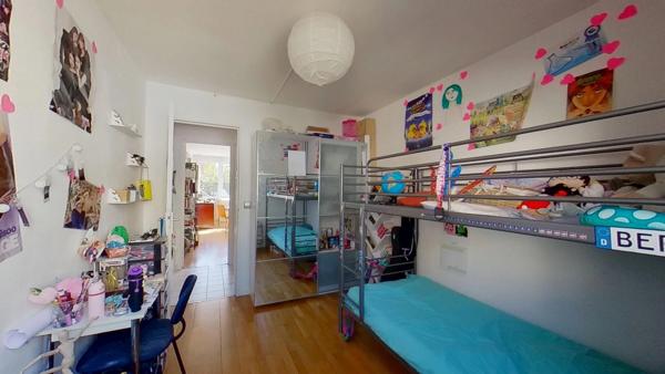 EXCLUSIVITÉ – Appartement 3/4 pièces avec balcon – traversant et lumineux – Quartier des Coutures / Métro Robespierre